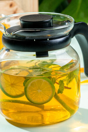 Borosil Carafe w Inbuilt Strainer - 650ml
