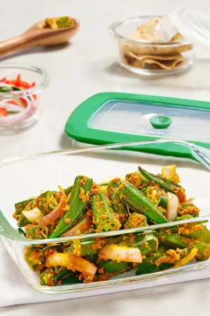 Borosil Rectangular Dish w Green Lid-1 L